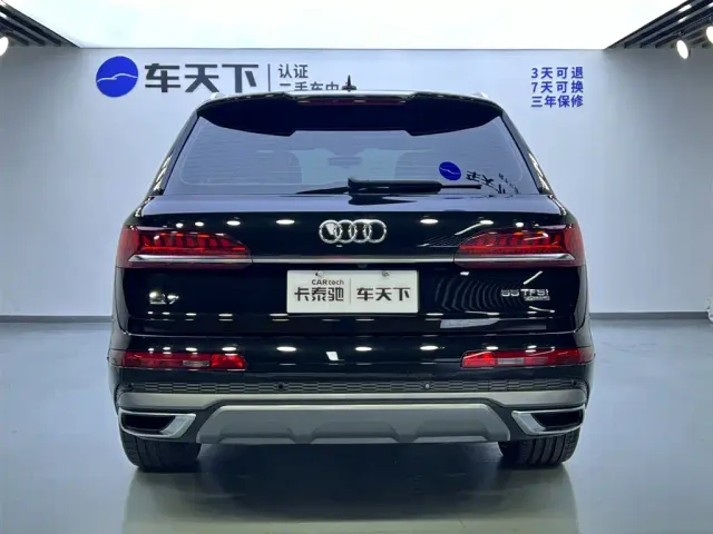 Audi Q7 — Фото автомобиля 6