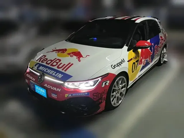 Фотография автомобиля — Volkswagen Golf GTI