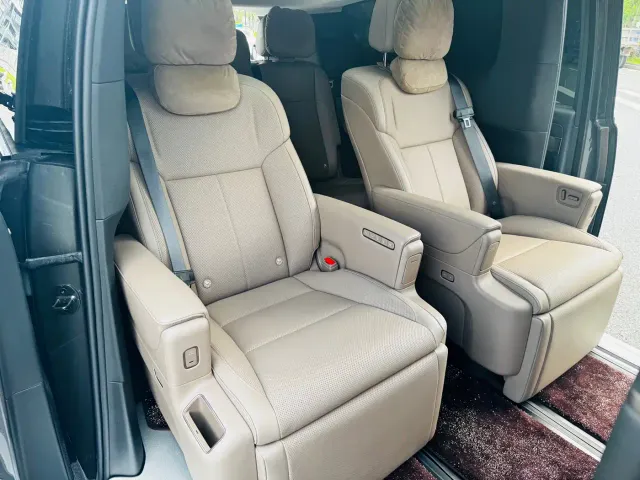 Li Auto MEGA — Фото автомобиля 12