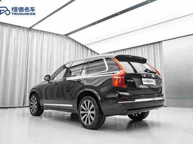 Volvo XC90 — Фото автомобиля 7