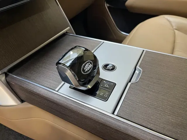 Land Rover Range Rover — Фото автомобиля 12