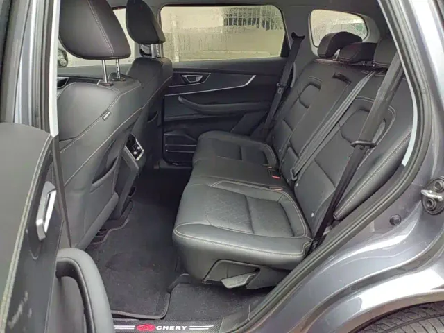 Chery Tiggo 8 — Фото автомобиля 16