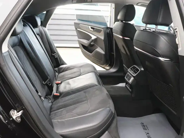 Audi A7L — Фото автомобиля 23