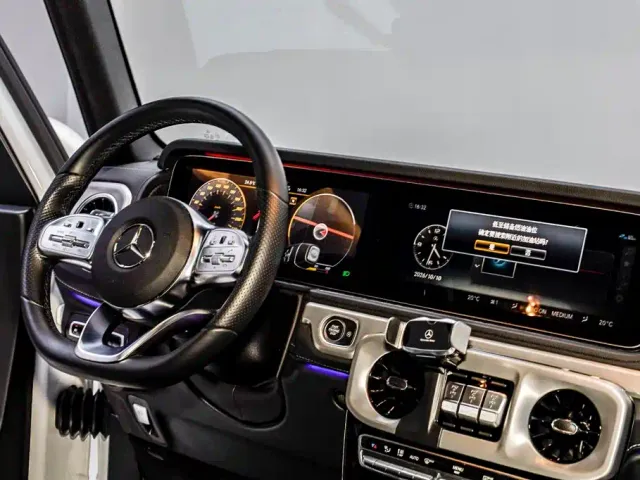 Mercedes-Benz G-Class — Фото автомобиля 25