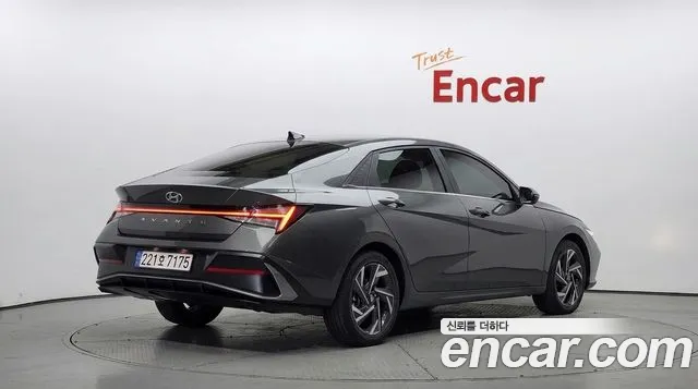 Hyundai Avante CN7 — Фото автомобиля 2