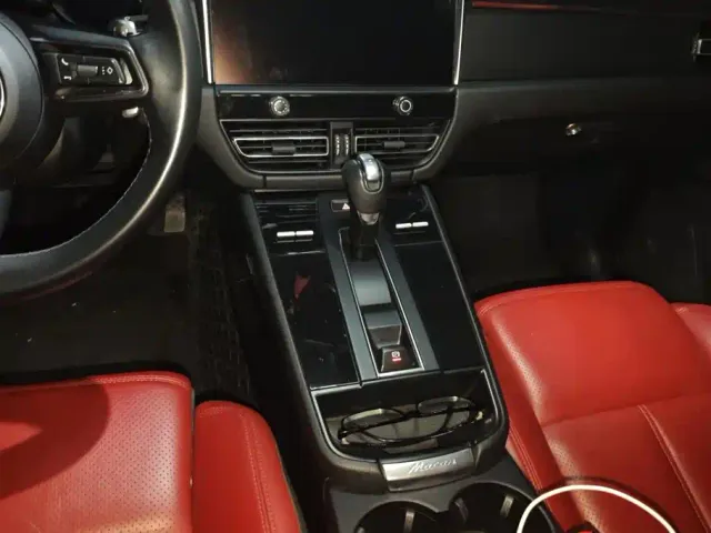 Porsche Macan — Фото автомобиля 16