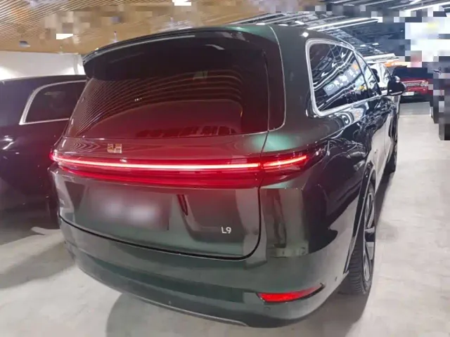 Li Auto L9 — Фото автомобиля 5