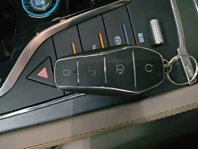 BYD Yuan PLUS — Фото автомобиля 8