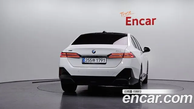 Фотография автомобиля — BMW 5-Series