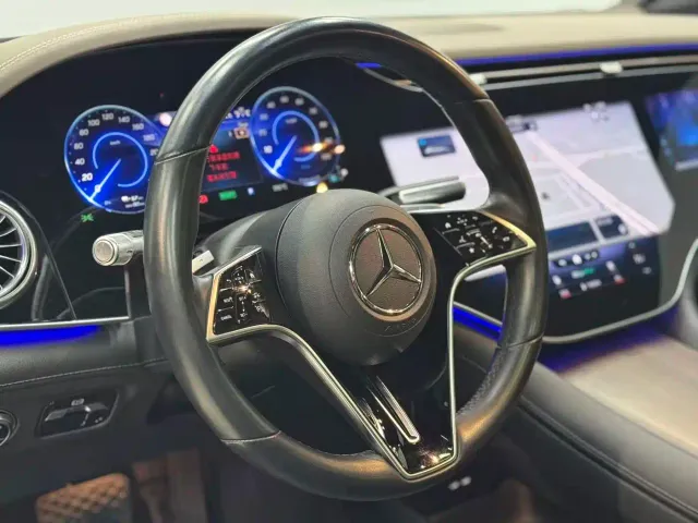 Mercedes-Benz EQS — Фото автомобиля 12