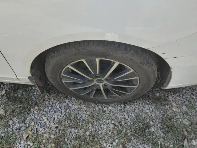 Roewe Roewe i5 2021 1.5L Manual Platinum Edition — Фото автомобиля 6
