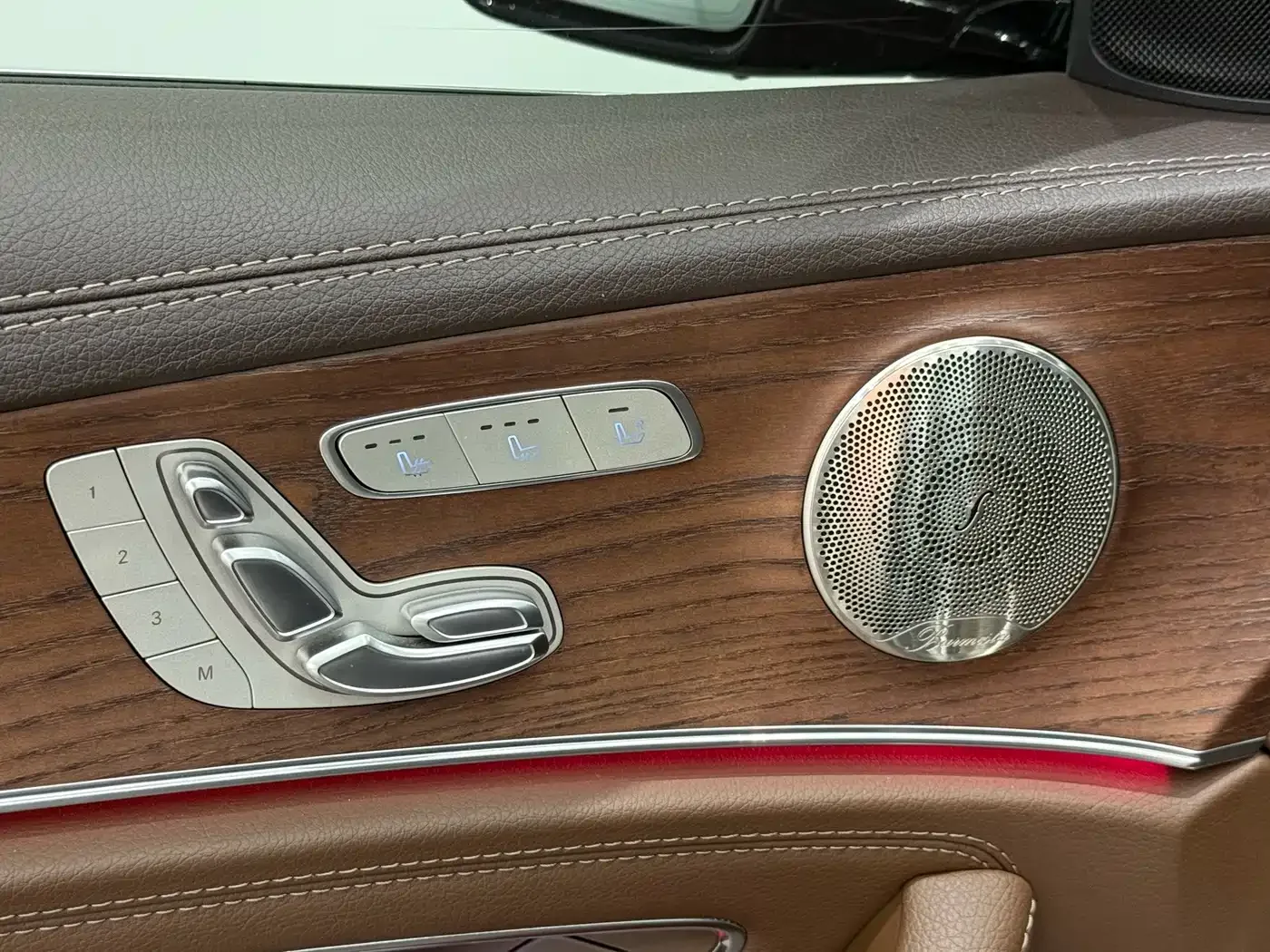 Mercedes-Benz Mercedes-Benz E-Class 2022 E 300 L Luxury — Фото автомобиля 14