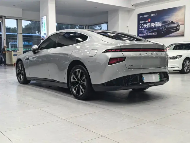 Xpeng P7 — Фото автомобиля 16
