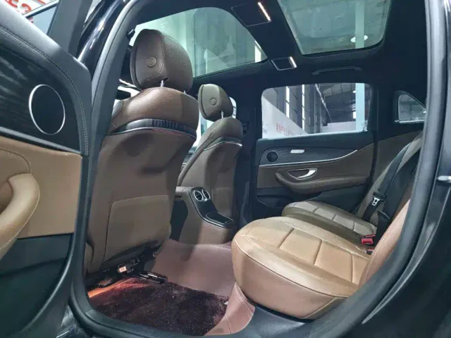 Mercedes-Benz E-Class — Фото автомобиля 9
