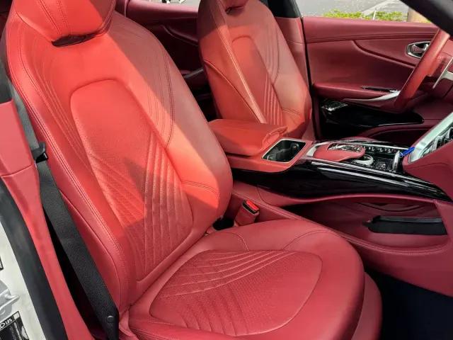 Aston Martin DBX — Фото автомобиля 10