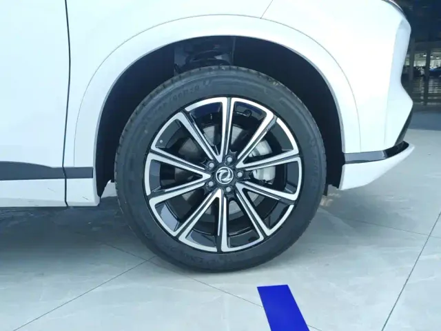 Dongfeng Aeolus L8 — Фото автомобиля 6