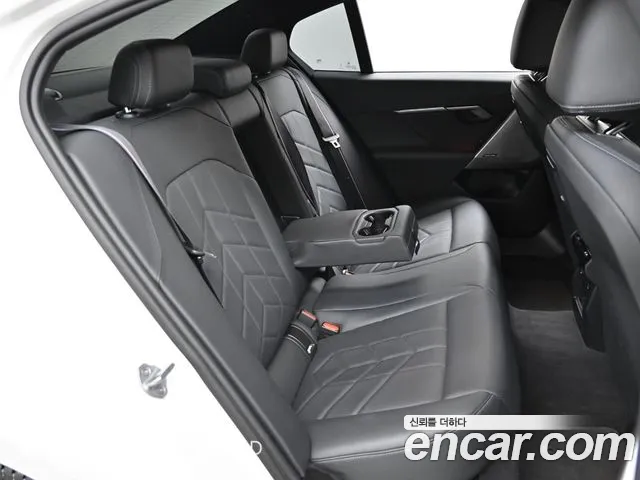 BMW 5 Series G60 — Фото автомобиля 12