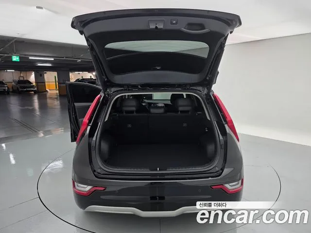 Kia Niro New — Фото автомобиля 19