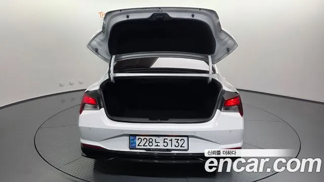 Hyundai AVANTE — Фото автомобиля 30