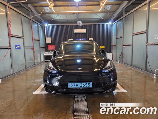 Фотография автомобиля — Tesla Model Y