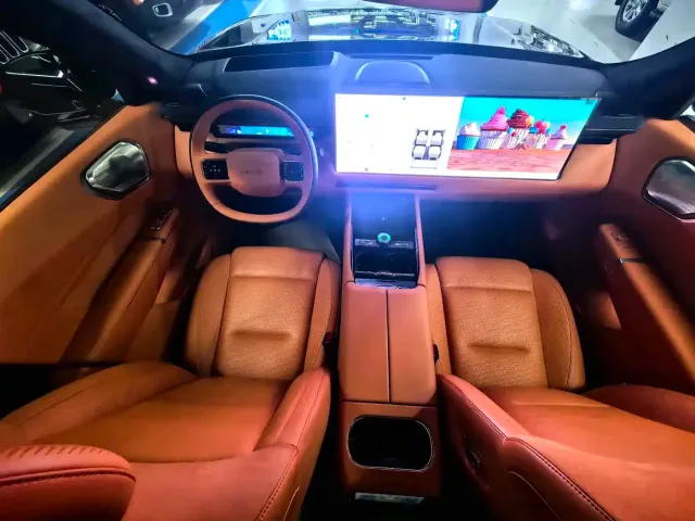 Lynk & Co 900 — Фото автомобиля 5