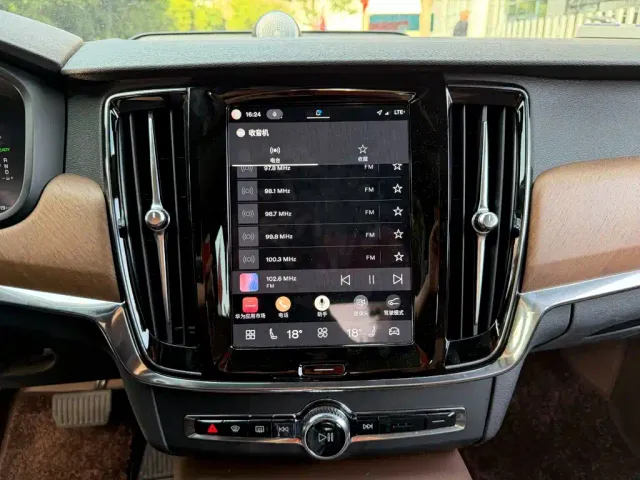 Volvo S90 — Фото автомобиля 10