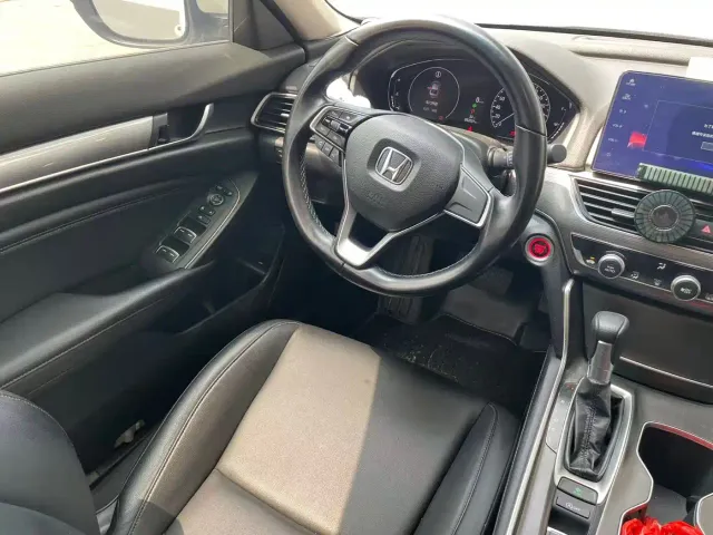 Honda Accord — Фото автомобиля 8