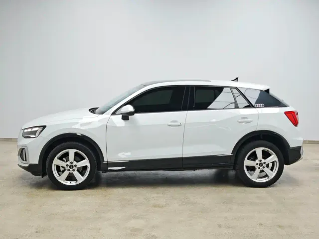 Audi Q2L — Фото автомобиля 3