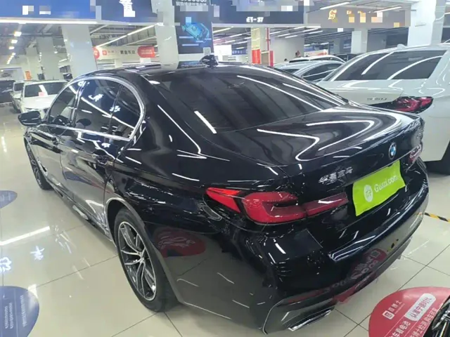 BMW 5 Series — Фото автомобиля 4