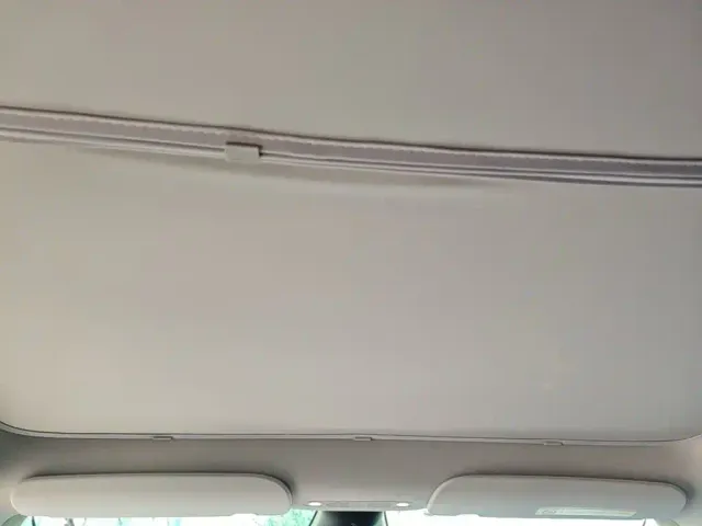 Tesla Model Y — Фото автомобиля 17