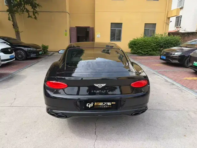 Bentley Continental — Фото автомобиля 7