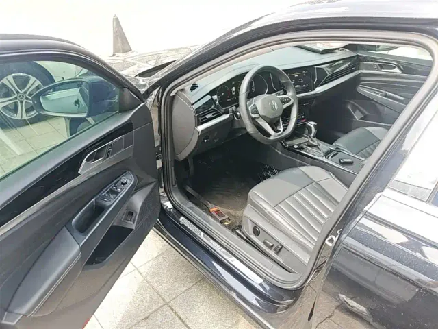 Volkswagen Passat — Фото автомобиля 15