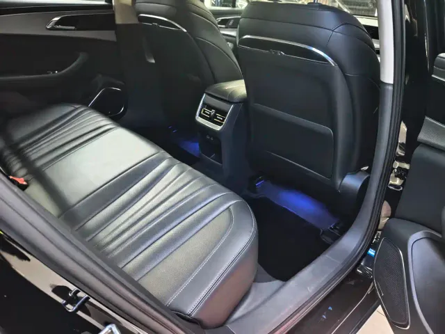Hongqi H5 — Фото автомобиля 4