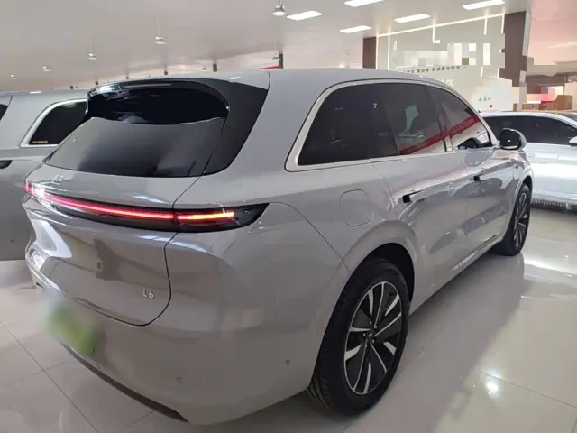 Li Auto L6 — Фото автомобиля 6