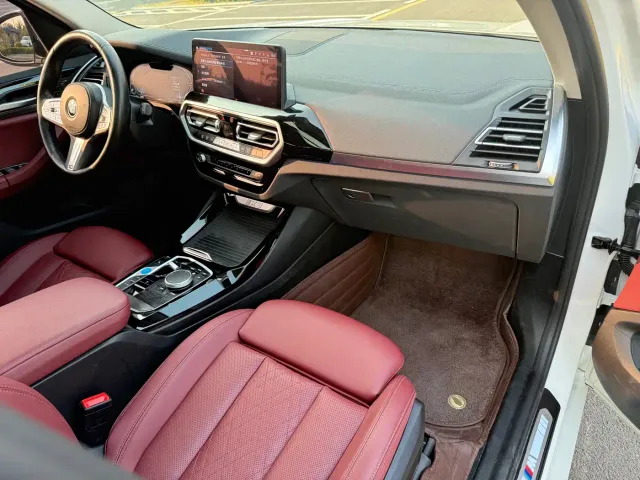 BMW iX3 — Фото автомобиля 6