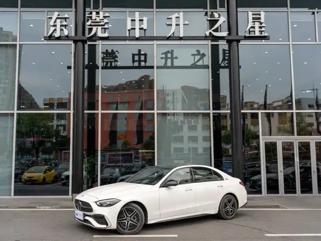 Фотография автомобиля — Mercedes-Benz C-Class