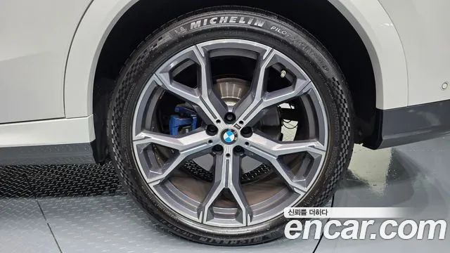 BMW X6 xDrive40i M Sport — Фото автомобиля 18