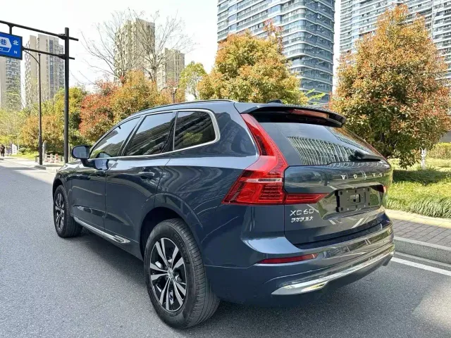 Volvo XC60 — Фото автомобиля 4