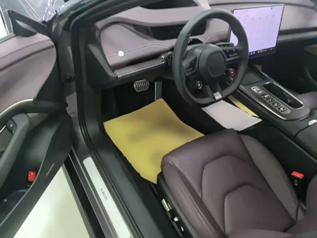 Xiaomi SU7 — Фото автомобиля 15