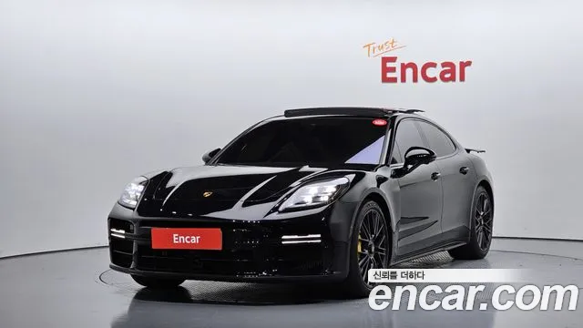 Фотография автомобиля — Porsche Panamera 976