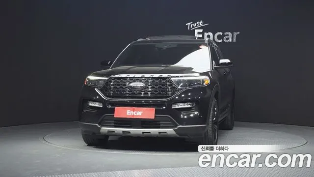 Ford Explorer — Фото автомобиля 3