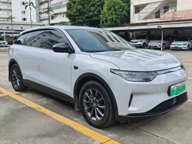 Leapmotor C11 — Фото автомобиля 3