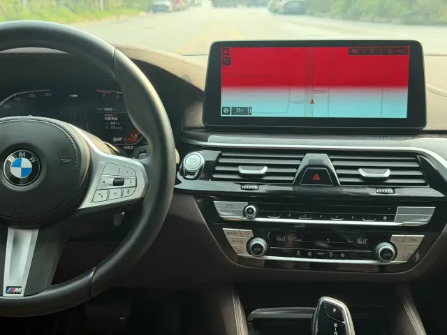 BMW 5 Series — Фото автомобиля 14