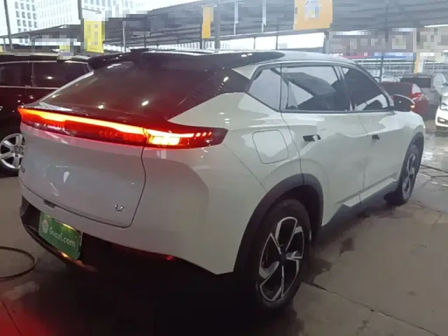 Dongfeng Fengshen L7 — Фото автомобиля 6