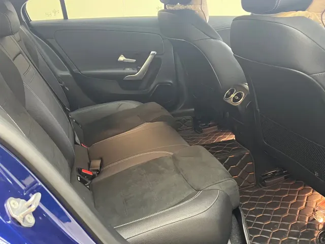 Mercedes-Benz A-Class — Фото автомобиля 3