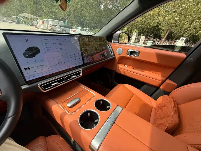 Li Auto L6 — Фото автомобиля 6