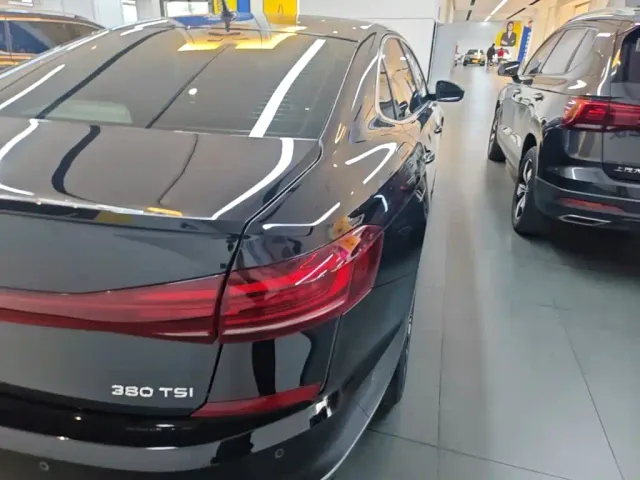 Volkswagen Passat — Фото автомобиля 7