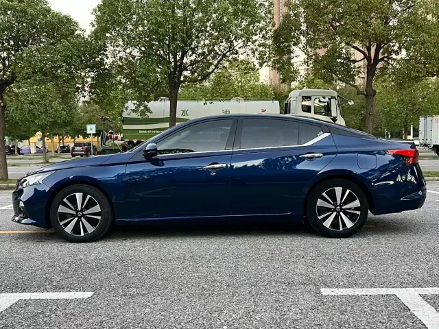 Nissan Teana — Фото автомобиля 3