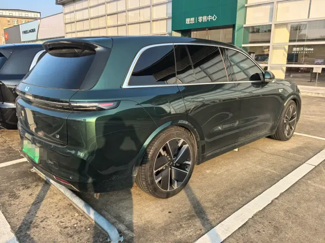 Li Auto L8 — Фото автомобиля 4