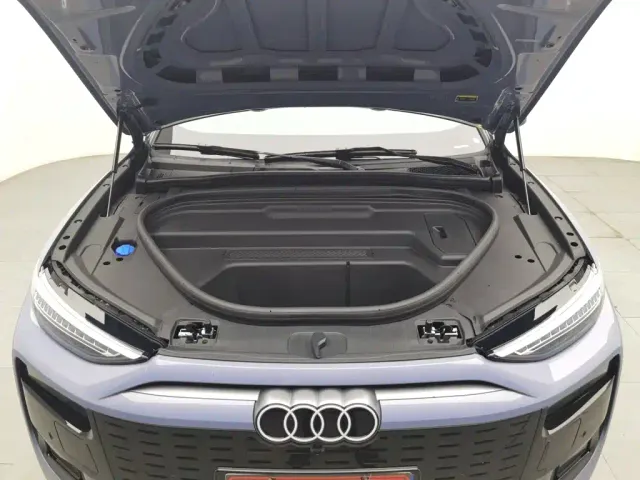 Audi Q6L e-tron — Фото автомобиля 6